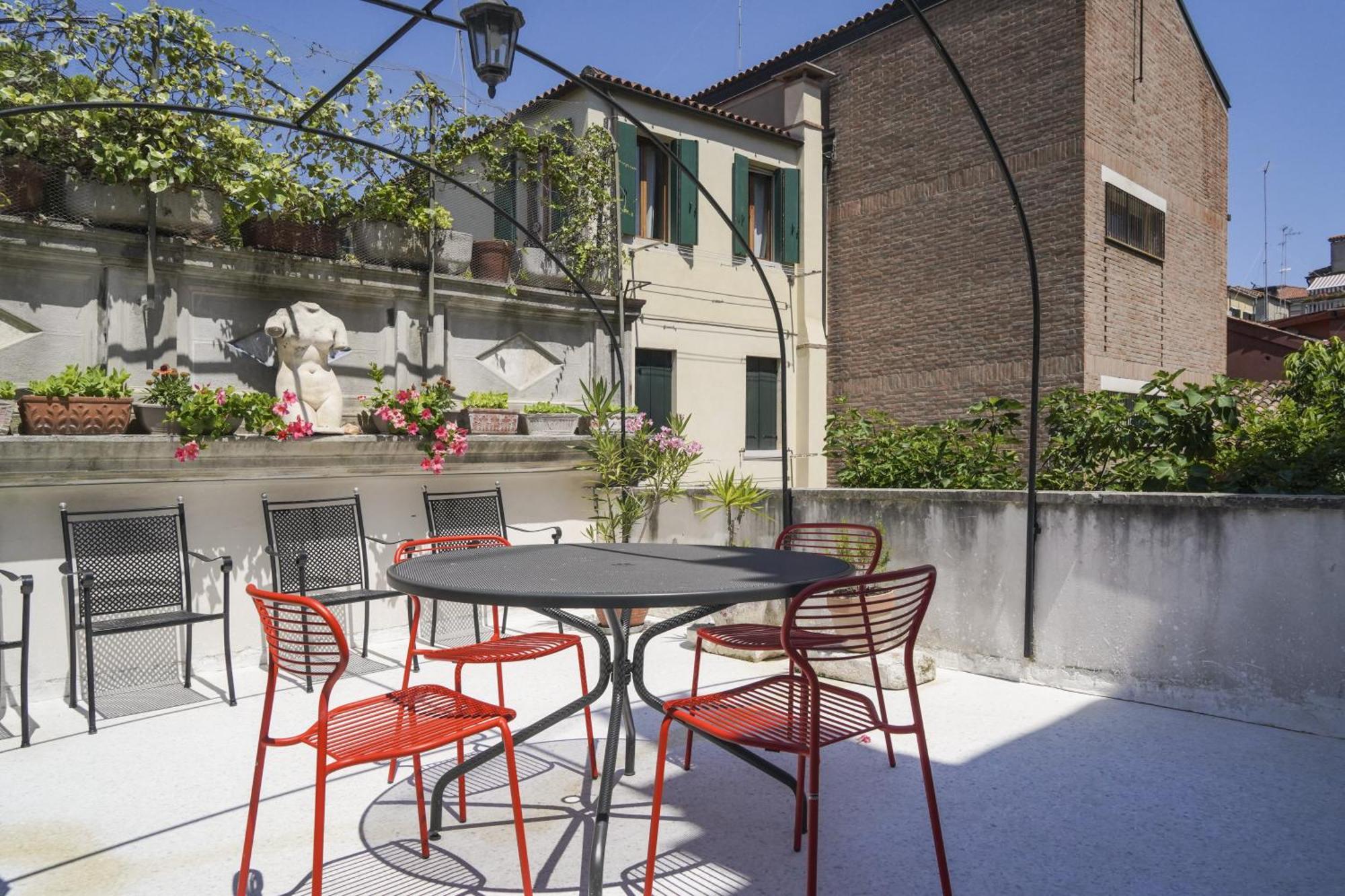 Family Apartment With Terrace Венеция Екстериор снимка